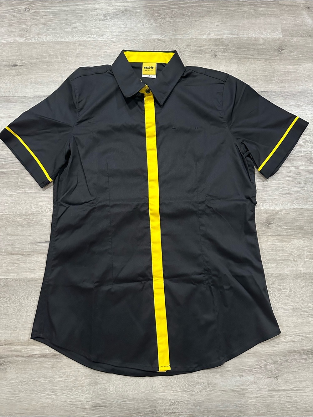 P124 NWOT Spirit Airlines Button Up Collared Short Sleeve Uniform Shirt Women M